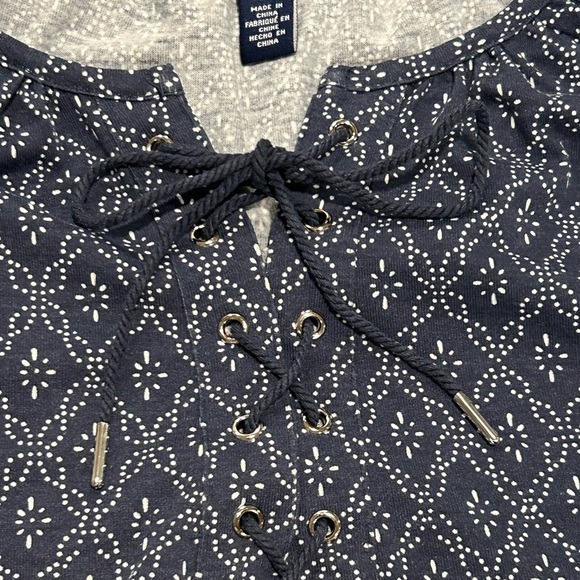 Ralph Lauren Chaps, size large, tie strings at the top blue and white - Picture 11 of 11